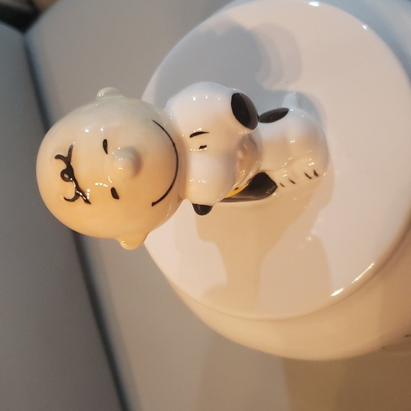 Rae Dunn Peanuts HAPPINESS IS COFFEE Charlie Brown Snoopy Canister Jar NWT - Picture 3 of 7